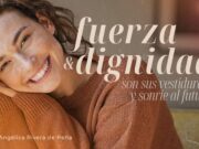 Fuerza y dignidad son sus vestiduras y sonríe al futuro